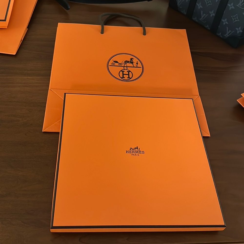Hermes storage box for 70 scarves and bag